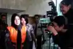 Tersangka Evy Susanti Usai Diperiksa KPK