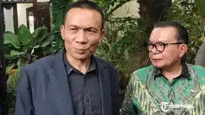 Ahli-digital-forensik-Rismon-Sianipar-mendatangi-rumah-Presiden-ke-7-Indonesia-5.jpg