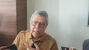 Wali-Kota-Tangerang-Selatan-Benyamin-Davnie-saat-ZSDFFD.jpg