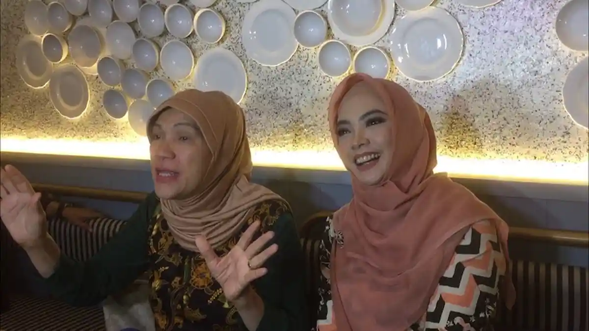 Digosipkan Gabung Capres Prabowo, Dorce: Maaf Gue Tidak Kemana-mana