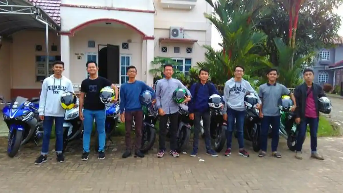 Gaya Komunitas Moge Anak SMA Banjarmasin
