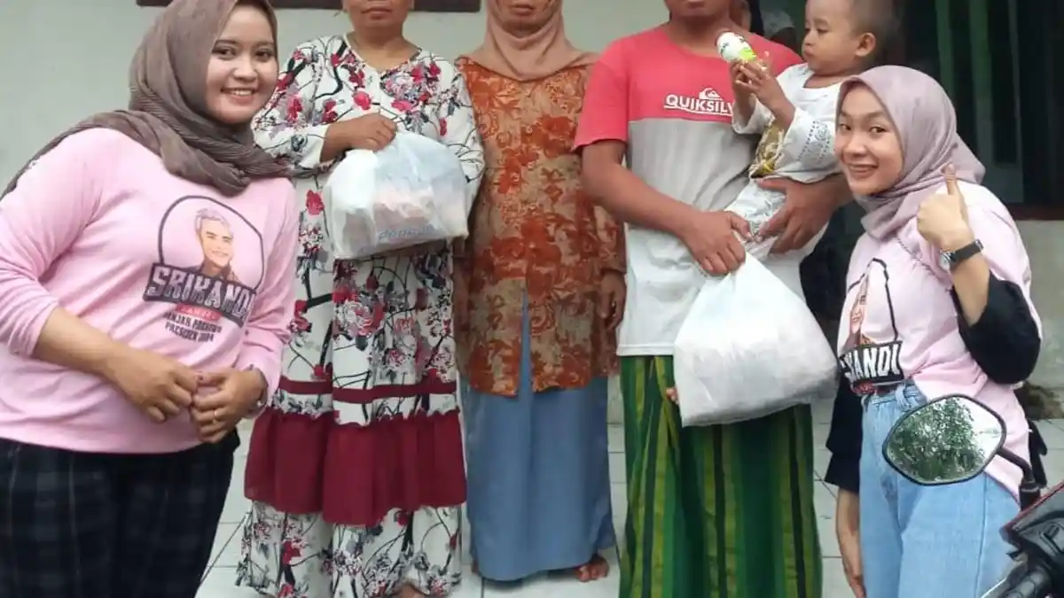 Ringankan Beban Korban Bencana Puting Beliung, Srikandi Ganjar Jatim Turun ke Pasuruan