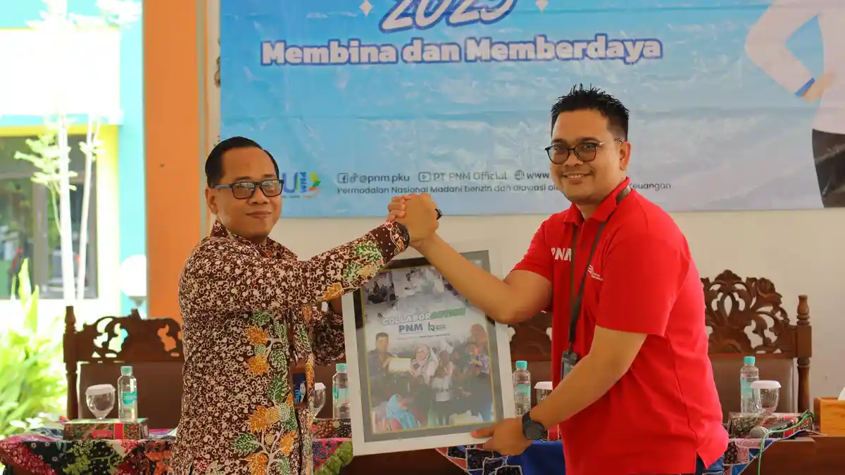 Semen Gresik Sertifikasi 4 Fasilitator Rumah BUMN Rembang Jadi Trainer Profesional