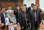 Lilis-Suryani-Damis-bersama-kuasa-hukum-Dr-Hanafi-Salehli9.jpg