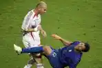 Materazzi Buka Suara Lagi, Ungkap Ucapan Zidane Sebelum Insiden Tandukan Final Piala Dunia 2006