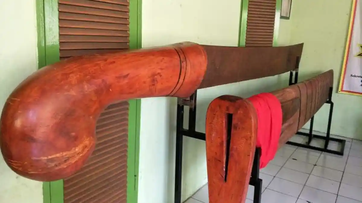 Golok Sorenan, Golok Raksasa Dari Depok yang Panjangnya 4,5 Meter