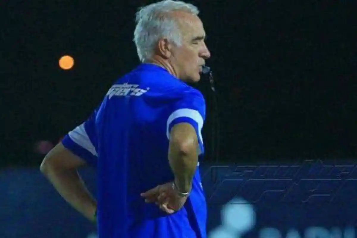 Jelang Putaran Kedua Liga 1, Alasan Pelatih Mario Gomez Pinjamkan 4 Pemain Persib