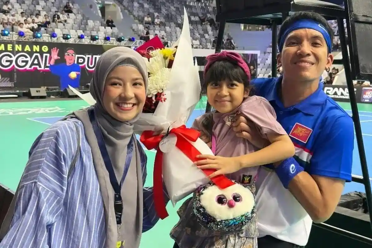 "Semangat Ya Buy" Momen Natasha Rizky Dukung Desta Bikin Salting Selapangan, Tapi Nolak Salaman