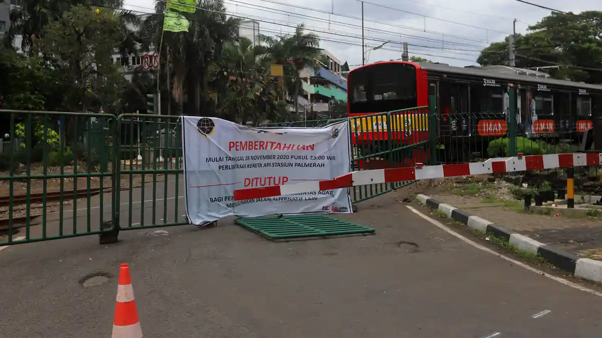 Dishub DKI Tutup Permanen Lintasan Sebidang Rel Kereta Api di Jalan Tentara Pelajar Palmerah