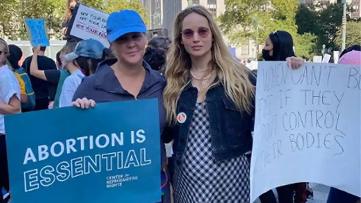Hamil Anak Pertama, Jennifer Lawrence Demo Dukung Hak Aborsi, Turun ke Jalan Bersama Amy Schumer