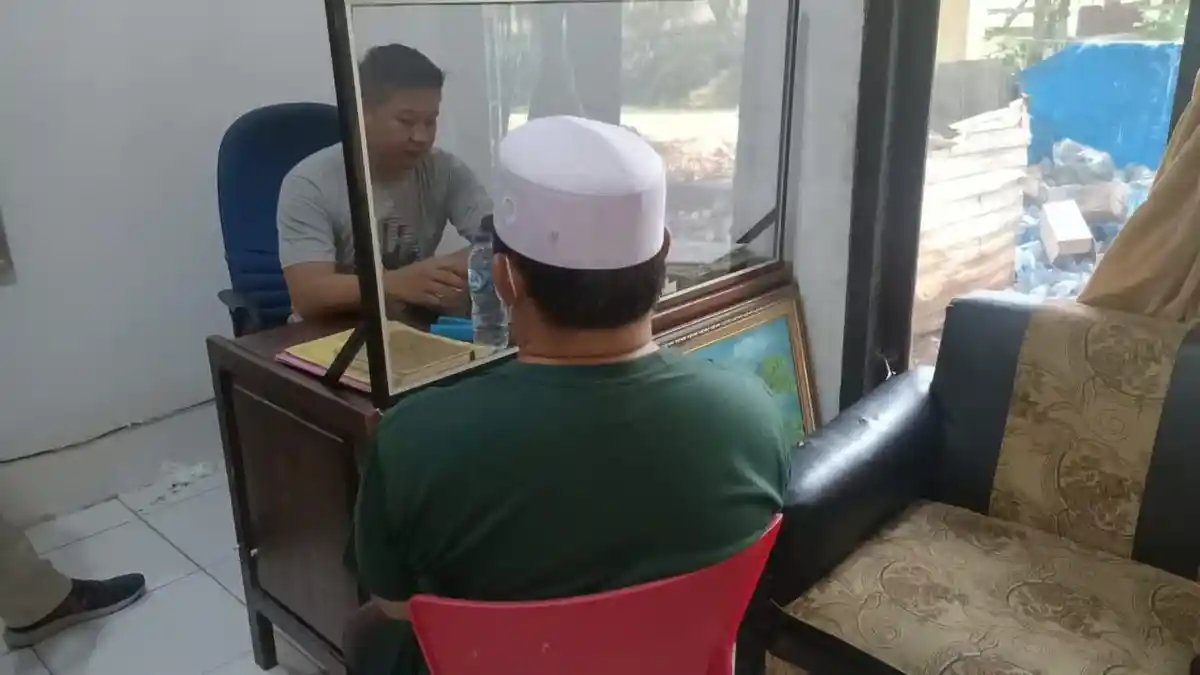 Bermodus Pijat, Oknum Ustadz di Tebo Cabuli Dua Santrinya