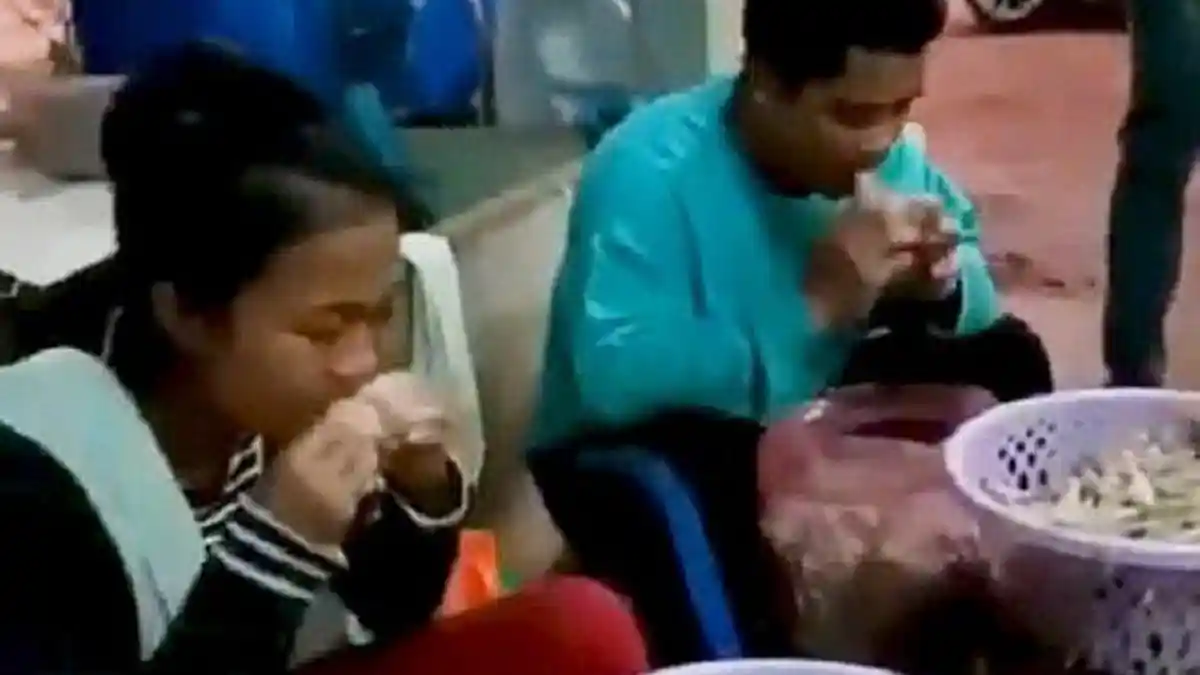 VIRAL Video Pengolahan Daging Ceker Ayam di Thailand Pakai Mulut, Setiap Hari Terjual 500 Kg
