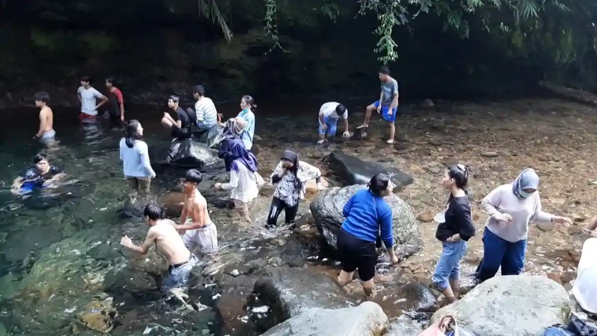 Libur Pertama Imlek 2572, Curug Pangeran Banyak Dikunjungi Wisatawan Dalam Negeri