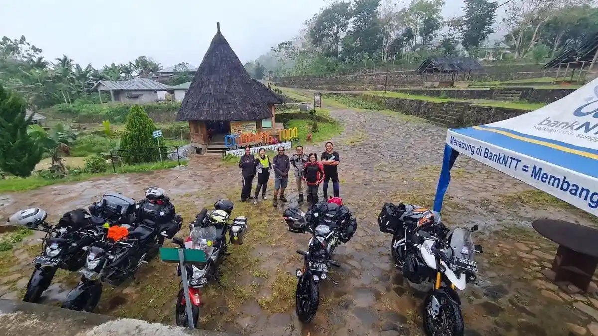 Touring Keliling Indonesia Empat Bikers M8 Nusantara Tuntaskan Perjalanan Etape I di NTT