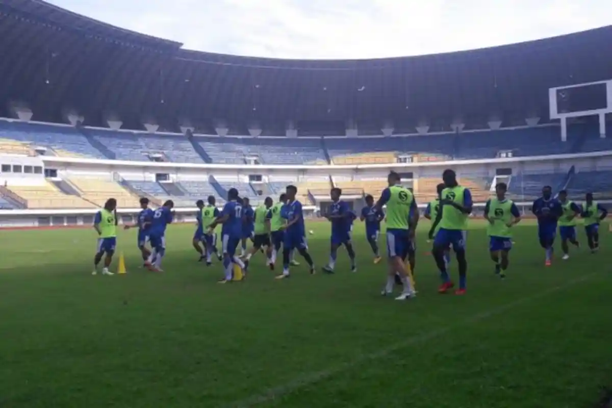 Sempat Latihan Terpisah, Pagi Tadi Michael Essien Sudah Gabung Persib Bandung