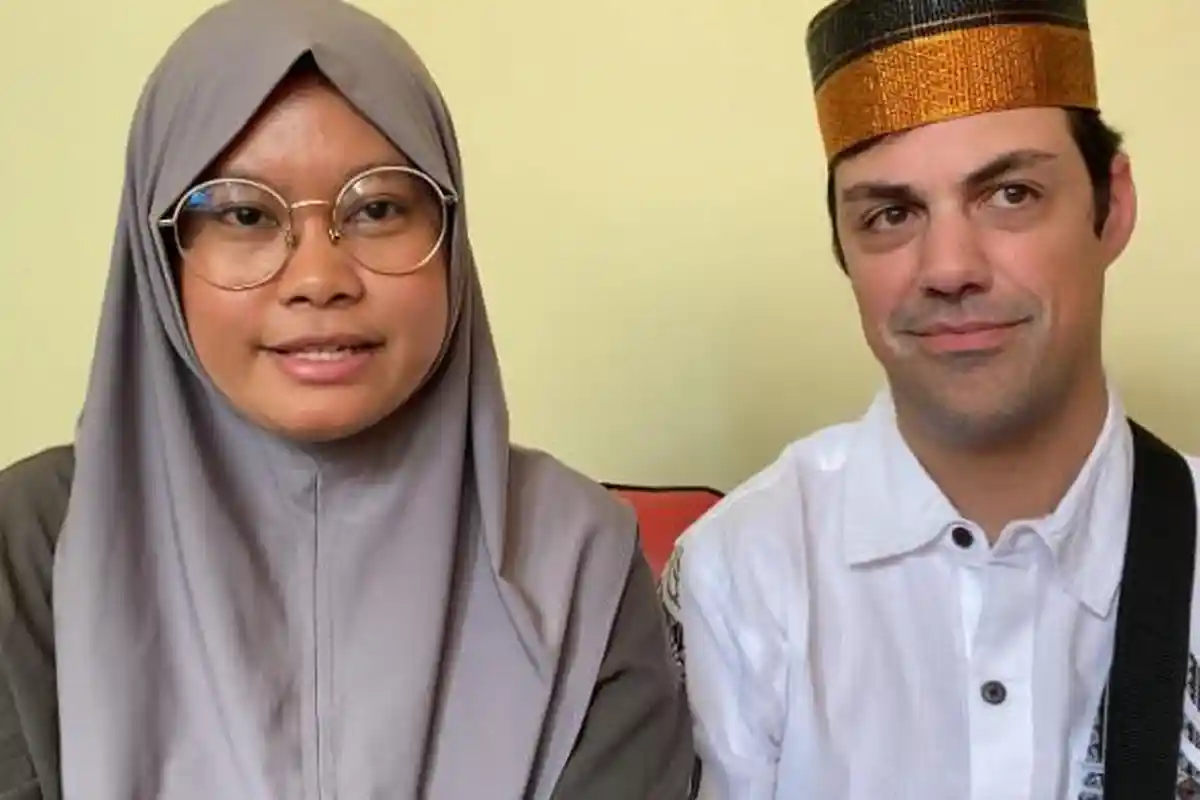 Viral Sosok Hesti Febriyanti Gadis Bugis Dilamar Bule Perancis, Maharnya Rp100 Juta dan Rumah Mewah