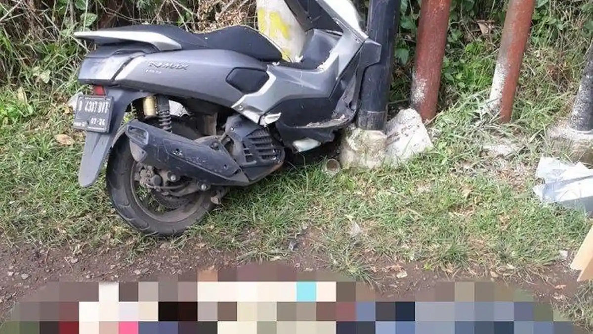 Diduga Mengantuk, Pengendara NMAX Hantam Tiang Listrik hingga Tewas