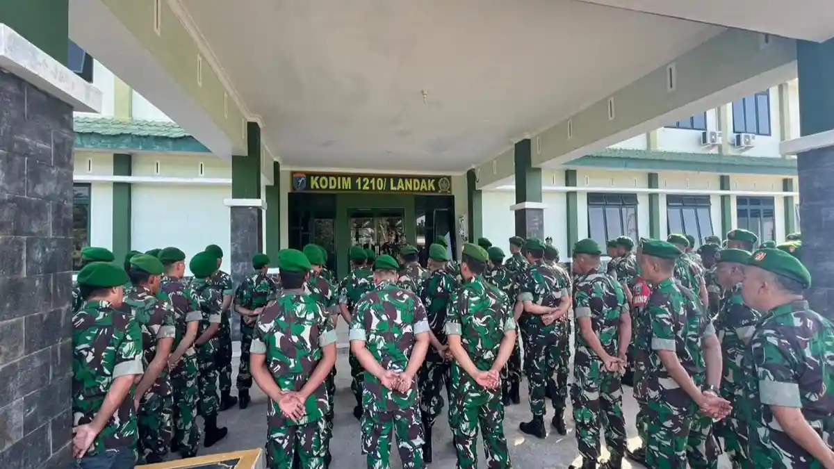 Dandim 1210/Landak Pimpin Apel Perdana Pasca Cuti Lebaran