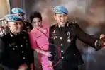 Foto-Putri-Candrawathi-saat-foto-dengan-tiga-ajudannya-Brigadir-J-Bripka-RR-dan-Brigadir-R.jpg