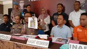Kapolres-Lumajang-AKBP-Boy-Jeckson-saat-menggelar-rilis-di-Polres-Lumajang.jpg