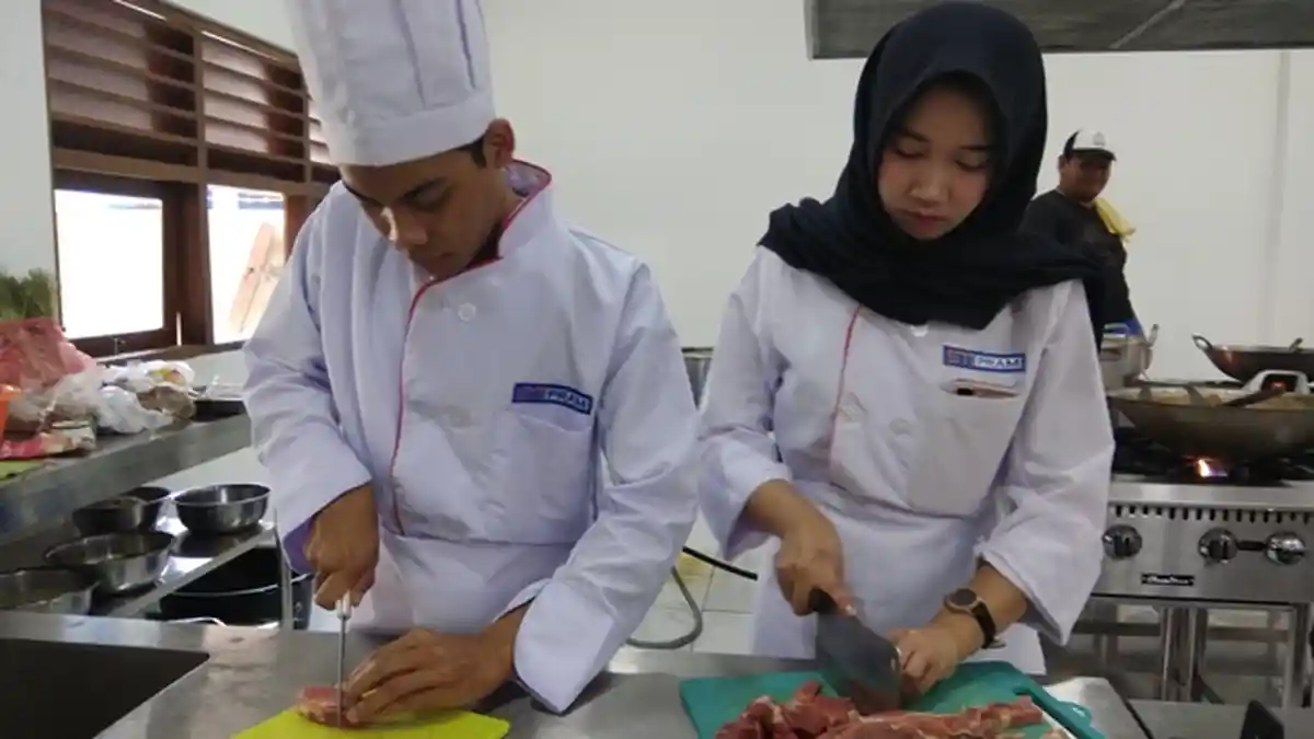 Komunitas Eksplorasa Nusantara Kirim Daging ke Palestina Lewat Gerakan Masak Daging Kurban
