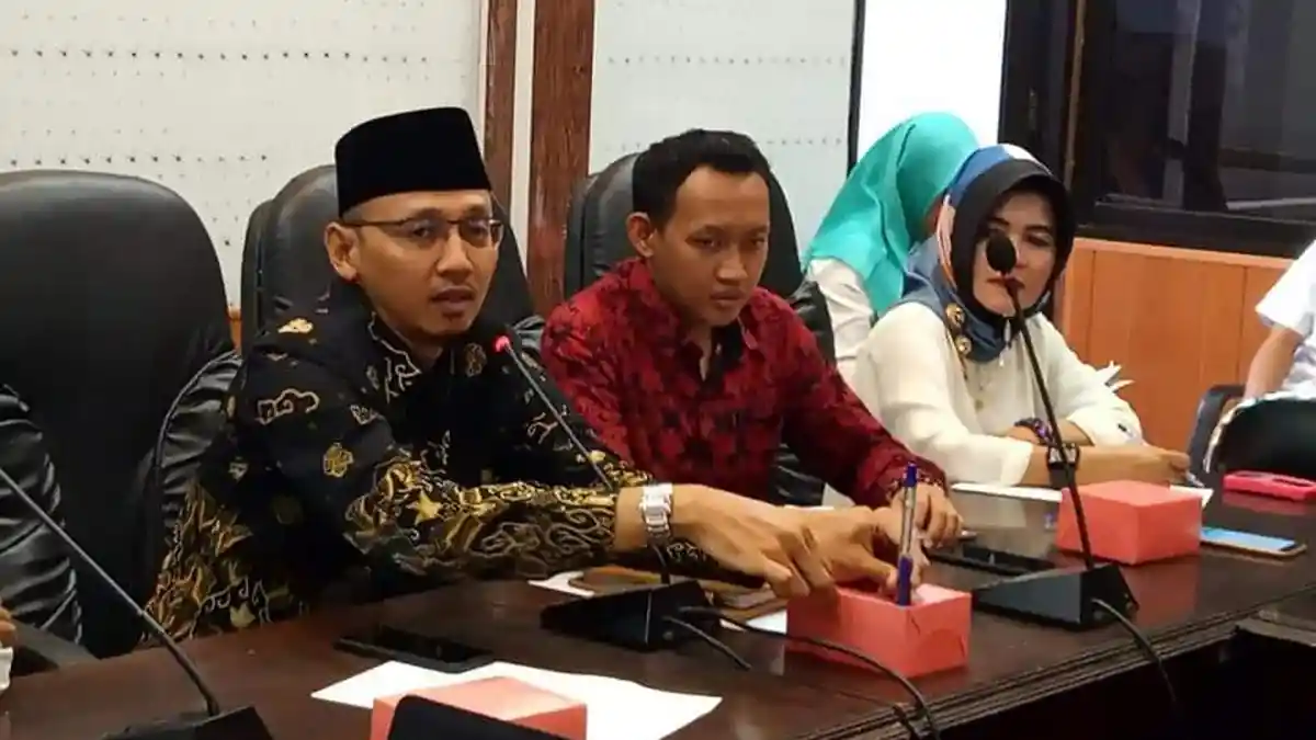 Ketua DPRD Cirebon Tolak SUTET Lewati Masjid dan Pesantren Bina Insan Mulia