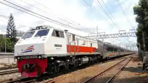 ilustrasi-perjalanan-kereta-api-indonesia-3473473.jpg