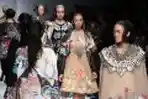 Fashion Show Koleksi Mel Ahyar di JFW 2015
