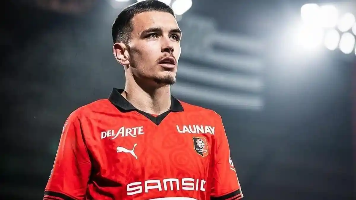 Enzo Le Fee Menekan Rennes untuk Menyetujui Transfernya ke AS Roma