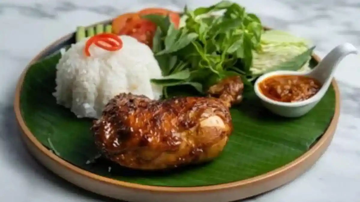 5 Rekomendasi Tempat Makan Lalapan di Balikpapan, Murah dan Enak dengan Nasi serta Sambel Sepuasnya