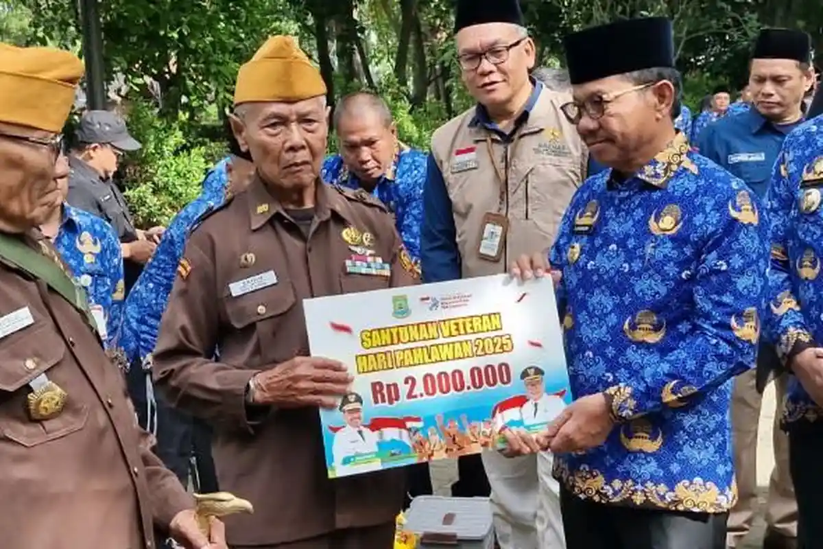Peringati Hari Pahlawan, Pemkot Tangerang Gelar Tabur Bunga dan Beri Santunan untuk Veteran