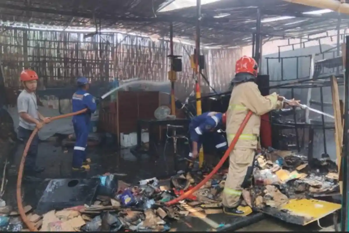 KRONOLOGI Gudang Peralatan Rumah Tangga Terbakar di Banyuwangi, Sempat Dipakai Memasak