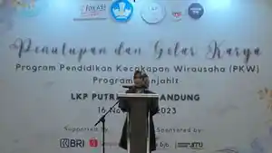 Ketua-LKP-Putri-H-Dede-Kurniasih-SPd-MM.jpg