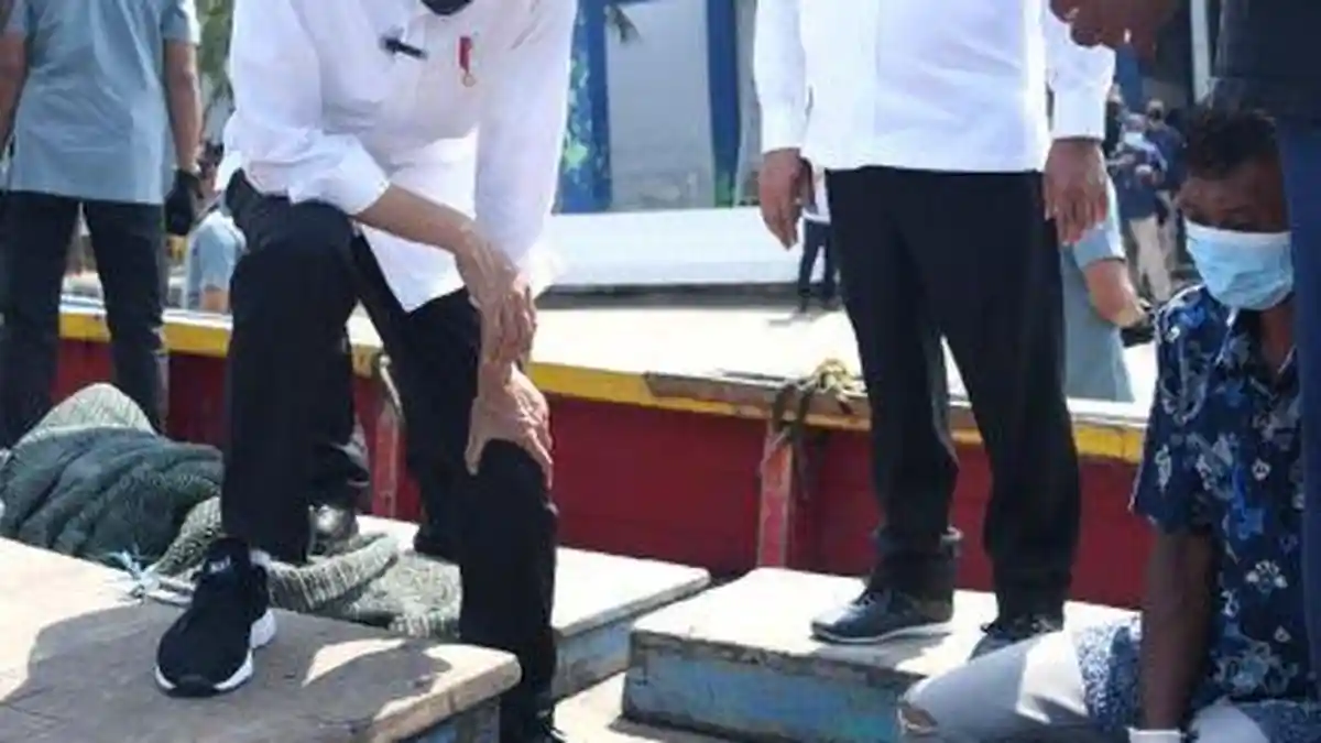 Presiden Jokowi Terima Keluhan Pendangkalan Pelabuhan dari Nelayan Lamongan