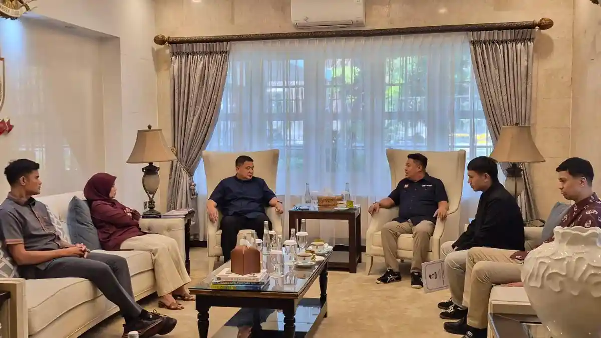 Chat Pejabat Disdik Terbongkar, Munafri Tegaskan yang Terlibat Langsung Diproses Hukum - Tribun-timur.com