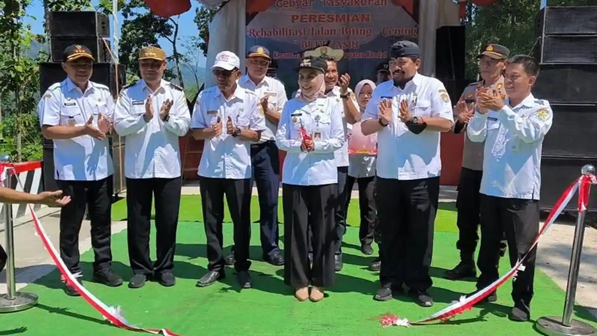 Jalan Amblas di Cening Kendal Selesai Perbaikan, Warga Tak Lagi Terisolir Masuk Kampung 