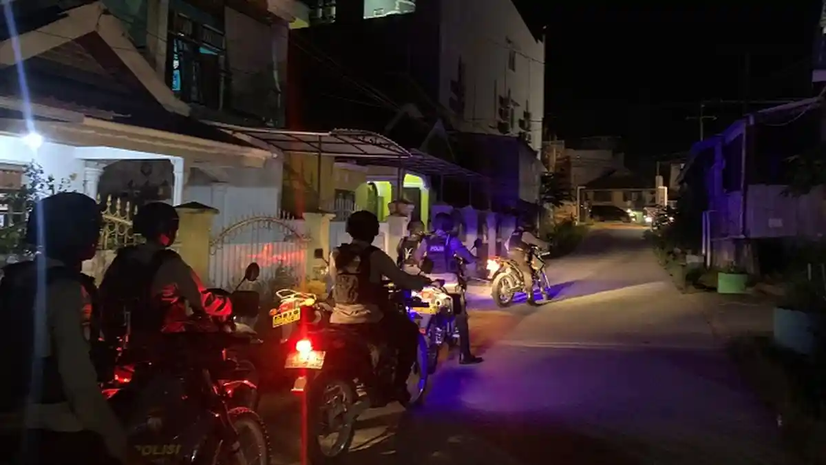 Samapta Polresta Kendari Gelar Patroli Sambang di Kompleks Perumahan yang Ditinggal Mudik Pemiliknya