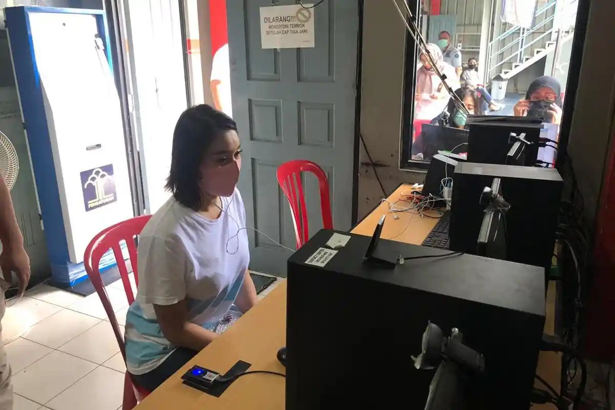 Sidang Perdana Kasus Narkoba, Tangis Lucinta Luna dan Kebingungan Saat Hakim Tanya Ini