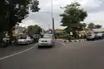 situasi-padat-di-simpang-denggung-sleman-pada-kamis-sore_20180712_154747.jpg