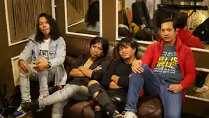 BAND-ROCK-ALTERNATIF-Desember-Project.jpg
