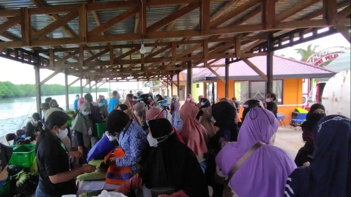Pasar Murah di Bontang Diserbu Warga, Ribuan Paket Sembako Ludes Terjual