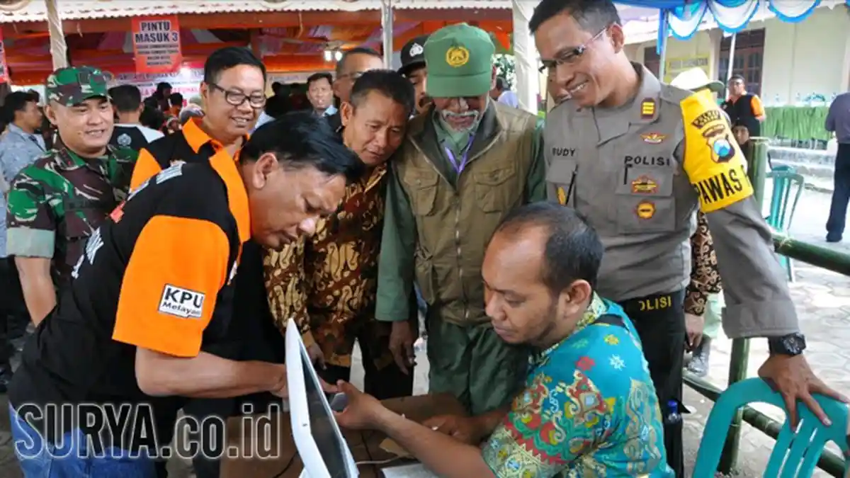 Ketua KPU RI Apresiasi Penggunaan Teknologi Fingerprint Pada Pilkades di Gresik