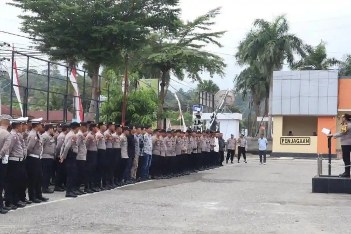 Polres Kolaka Siapkan 150 Personel Amankan Proses Pendaftaran Paslon Bupati dan Wakil Bupati di KPU