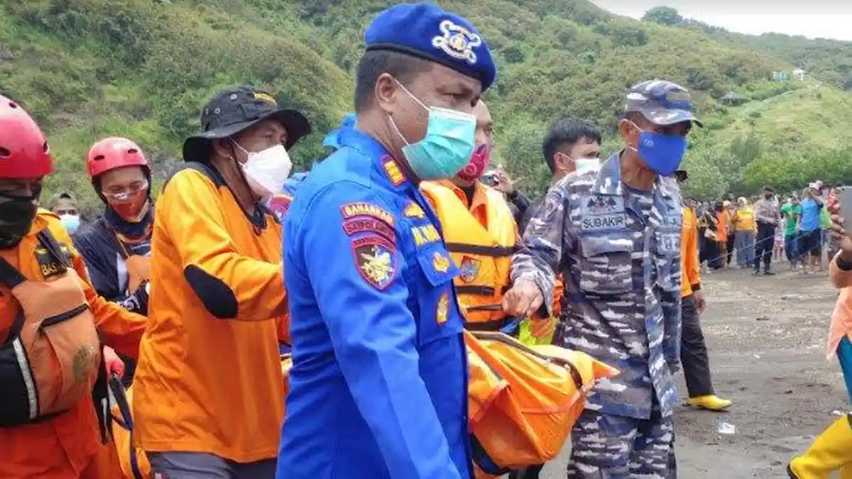 Kesaksian Korban Selamat Ritual Maut di Pantai Payangan yang Tewaskan 11 Warga Jember