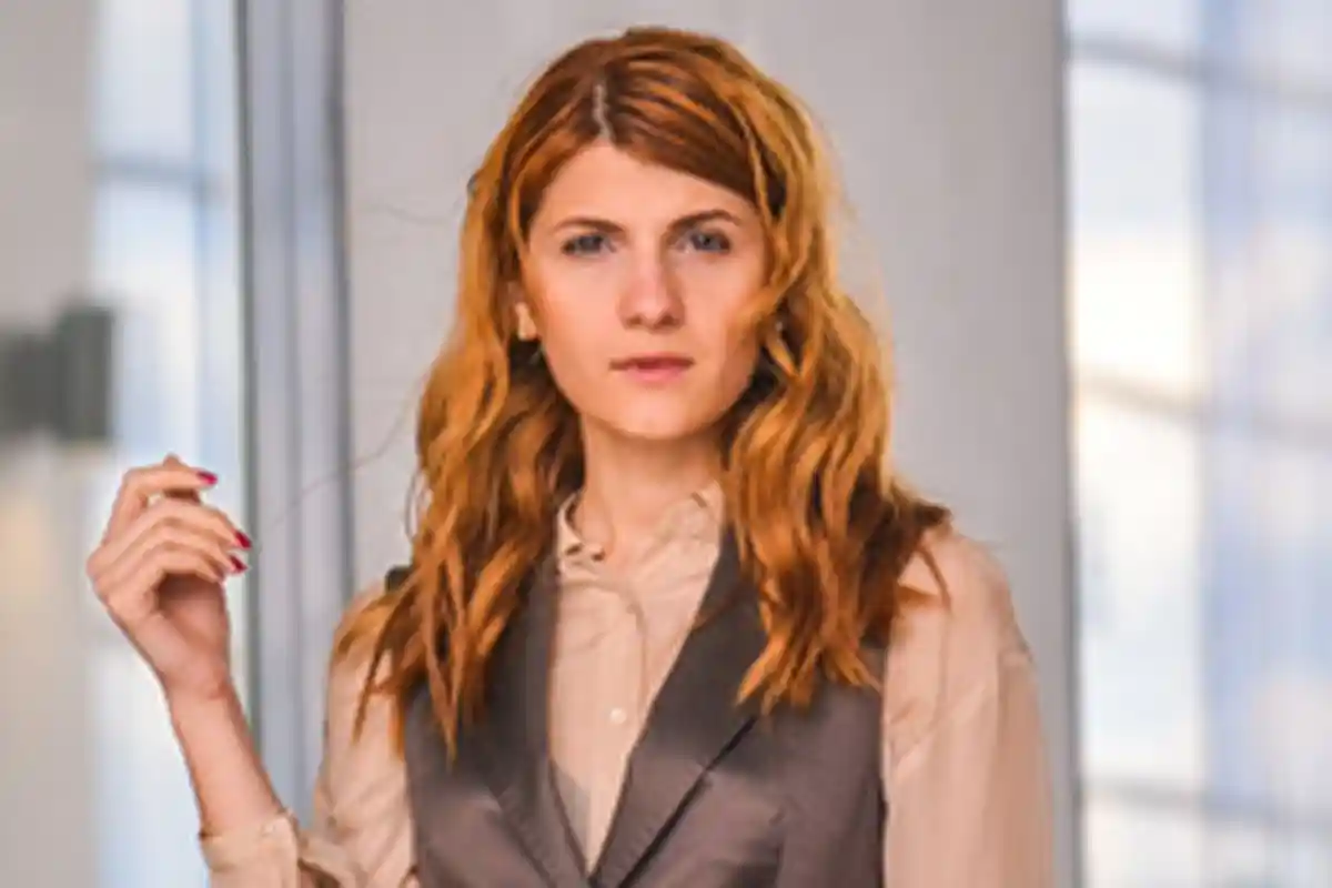 5 Zodiak Introvert yang Sering Dikira Sombong & Kasar, Aquarius, Pisces, hingga Cancer Masuk!