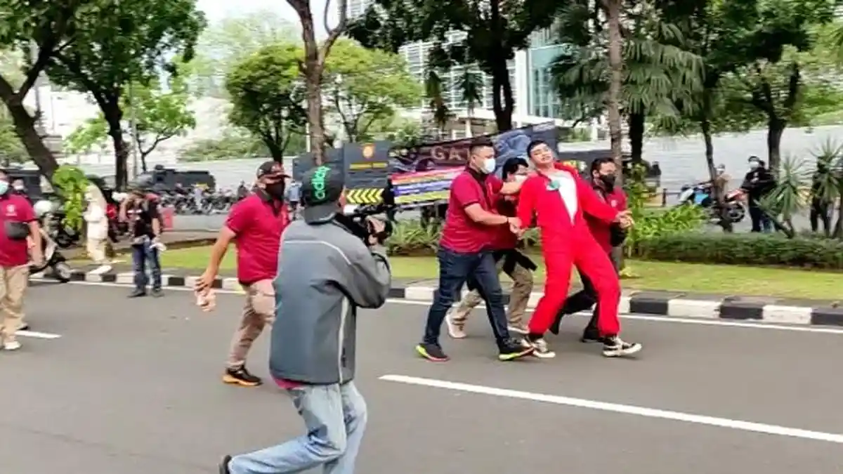 BPP Desak Polda Metro Jaya Bebaskan Pria yang Hendak Bakar Bendera Israel di Depan Kedubes AS