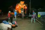 Warga Tambun Kembali Cor Jalan Secara Swadaya
