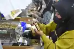 pekerja-pabrik-rokok-1452026.jpg