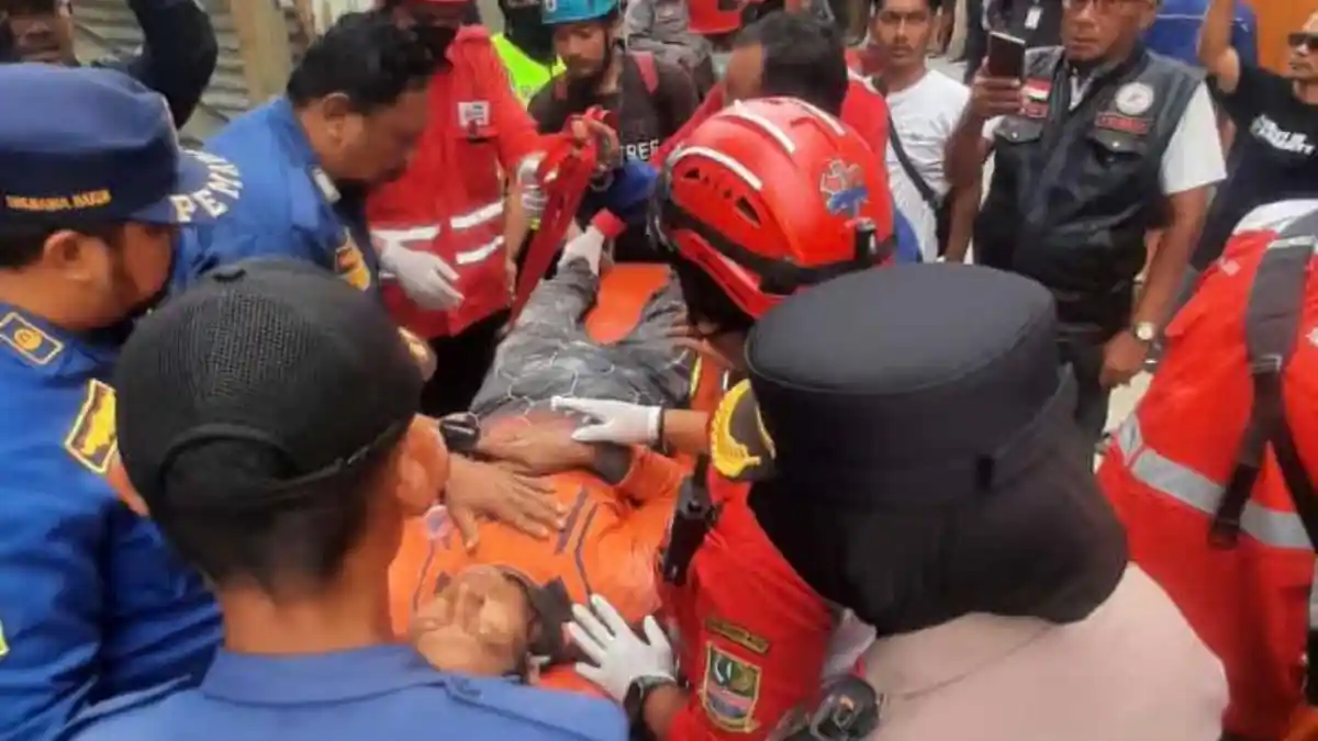 Polisi Jelaskan Kronologis Tower di Bekasi Roboh Tewaskan Satu Orang Pekerja