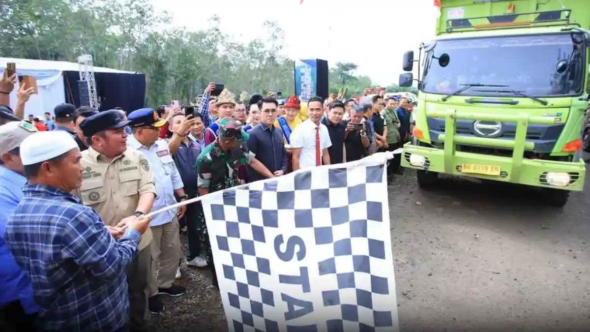 Gubernur Herman Deru Resmikan Jalan Hauling Batubara di Lahat, Kini Warga Bebas Debu dan Kemacetan